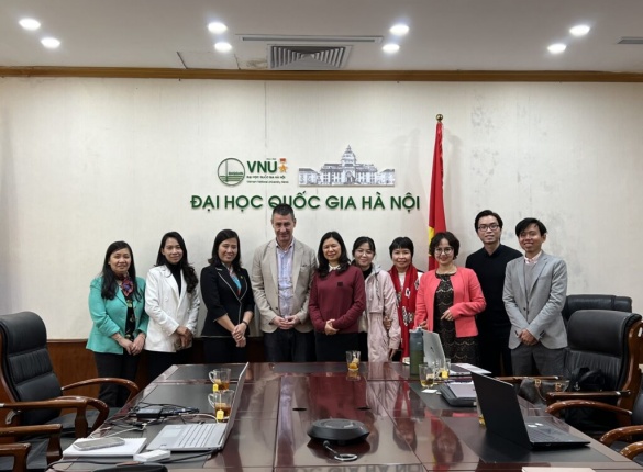 Ban Xúc tiến đầu tư Đại học Quốc gia Hà Nội làm việc với đại diện dự án PHER